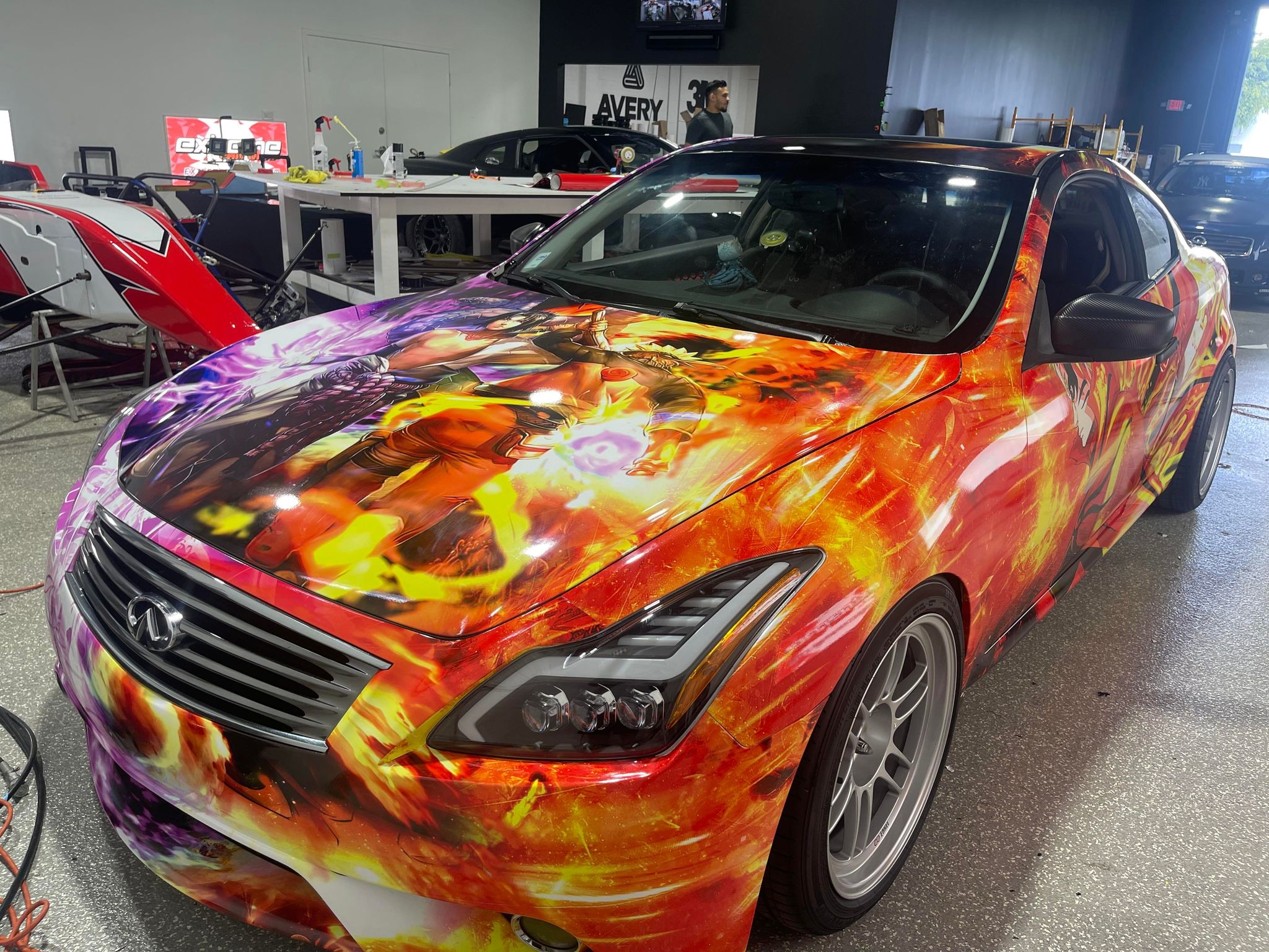 Setzen Sie Akzente mit einer kreativen itasha Autofolie