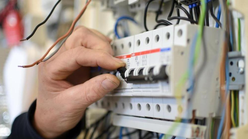 Wie sich die DGUV V3 Prüfung und die VDE Prüfung auf die Versicherung auswirken
