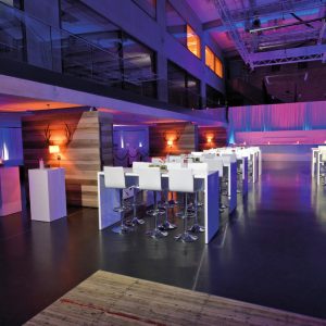 event-hochtische-mit-lehnen-barhocker-mieten-1024x1024-1